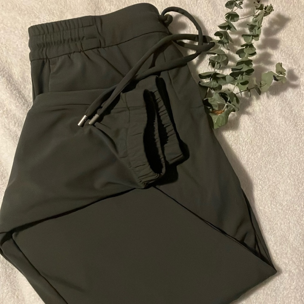 Womans gray Jogger Pants
